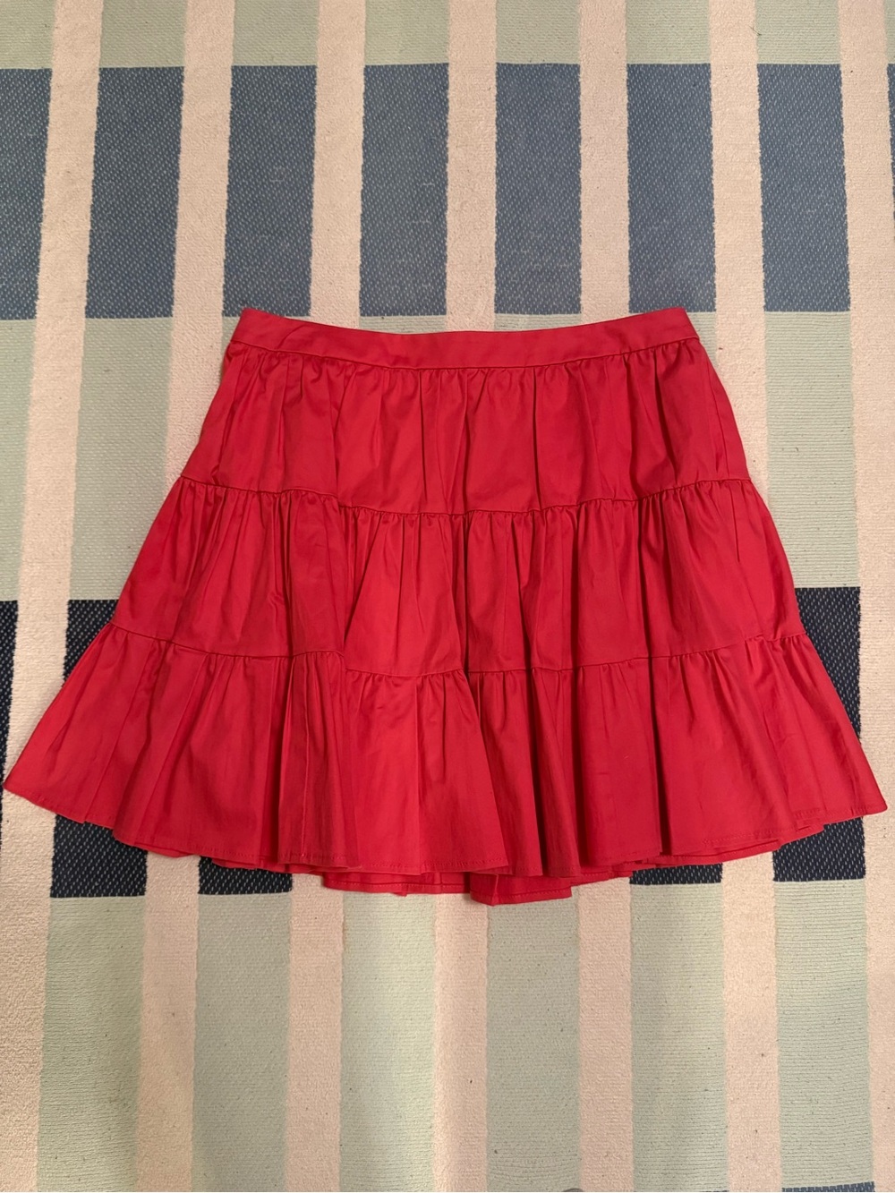 $495 USD RED Valentino Fuchsia Tiered A-Line Skirt IT 40 / US 4